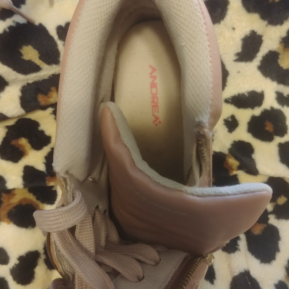 Shoes - Picture 2 of 3
